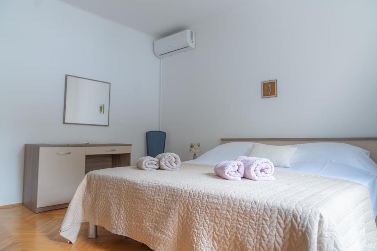 Sidus Maris, Spacious Seaside Apartment With Free Parking Martinšćica Kültér fotó