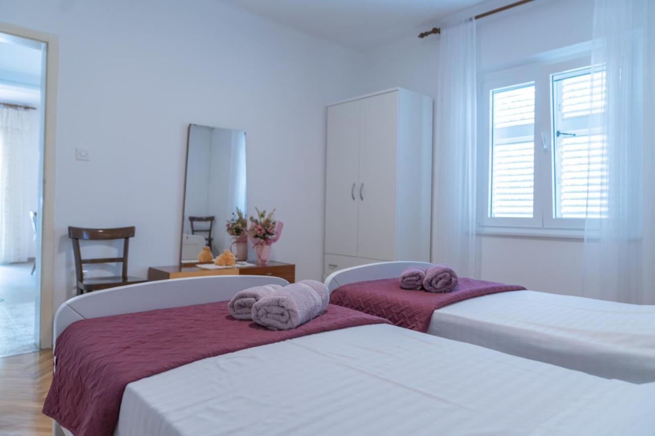 Sidus Maris, Spacious Seaside Apartment With Free Parking Martinšćica Kültér fotó