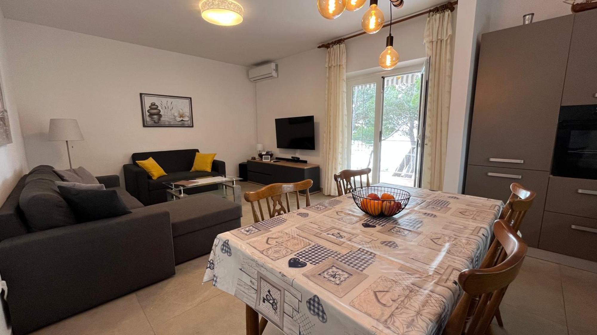 Sidus Maris, Spacious Seaside Apartment With Free Parking Martinšćica Kültér fotó